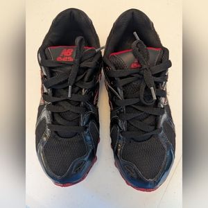 Boy's New Balance tennis shoes Size 4.5